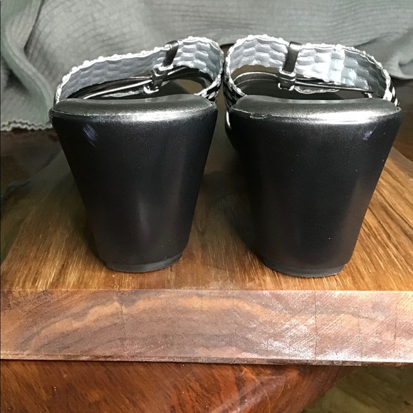 FLORENTINE Sandals - Picture 9 of 10